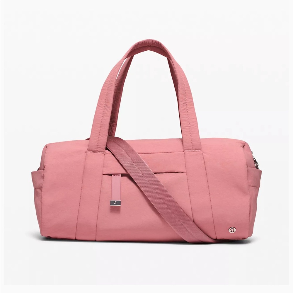 Lululemon On My Level Barrel Bag 16L